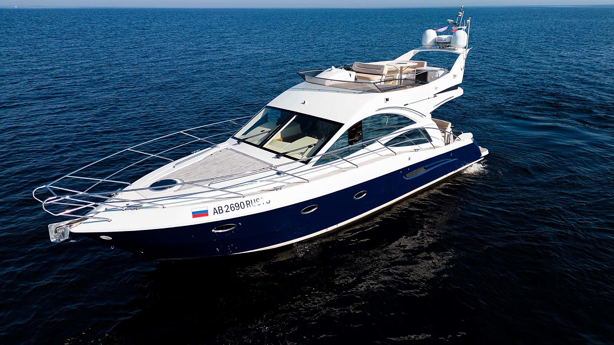 Аренда яхты Galeon 440 в Санкт-Петербурге
